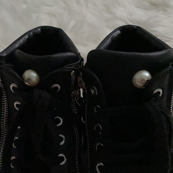 Chanel sneakers good condition - Picture 3 of 4
